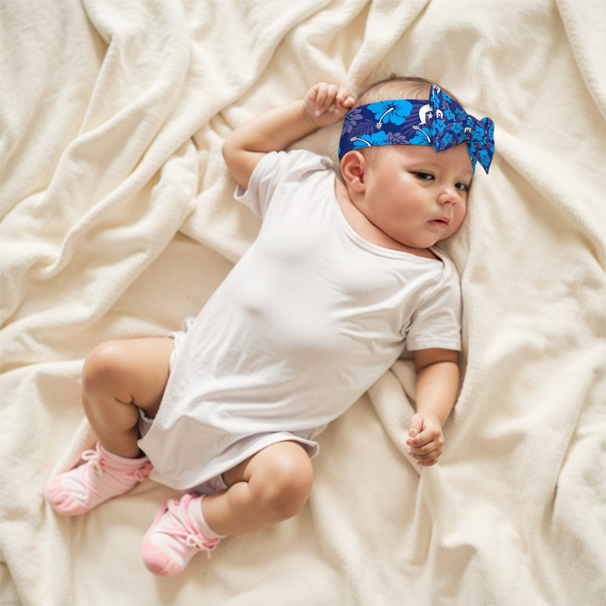Hibiscus flowers with White Dhari (Royal blue) on Bowknot Baby Headbands