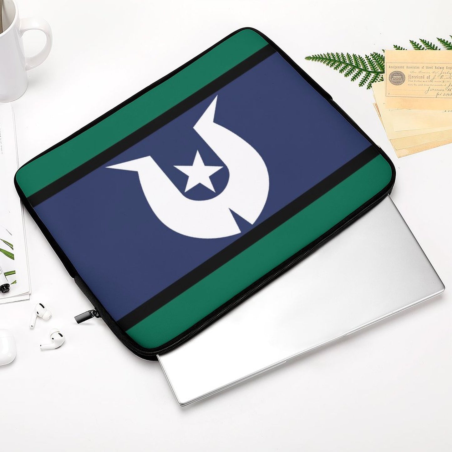 Torres Strait Flag on Laptop Case (1 Picture on 2 Sides)