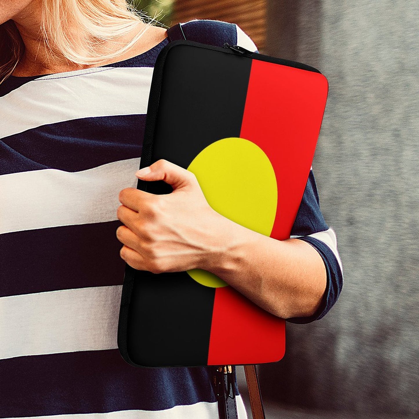 Aboriginal Flag on Laptop Case (1 Picture on 2 Sides)
