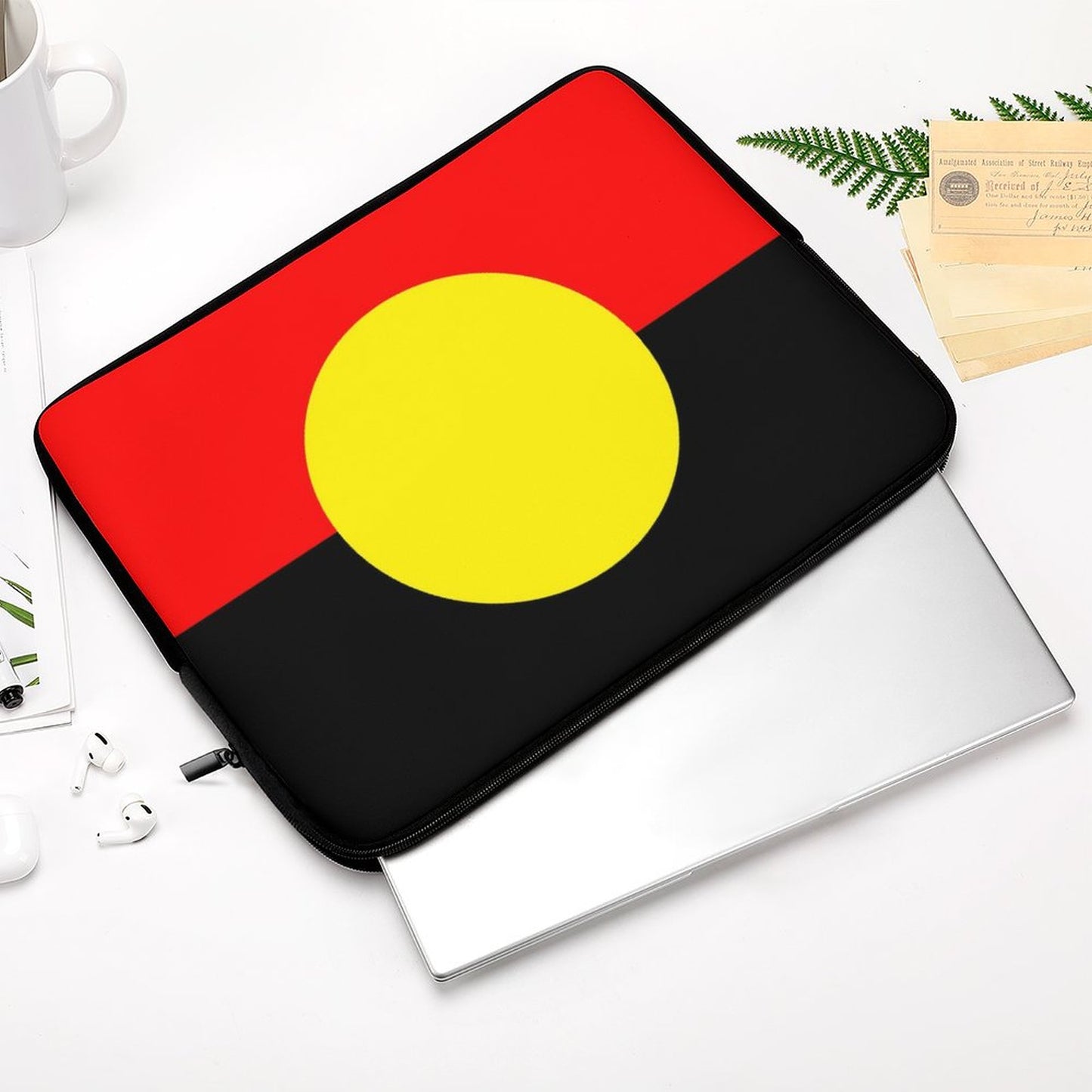 Aboriginal Flag on Laptop Case (1 Picture on 2 Sides)
