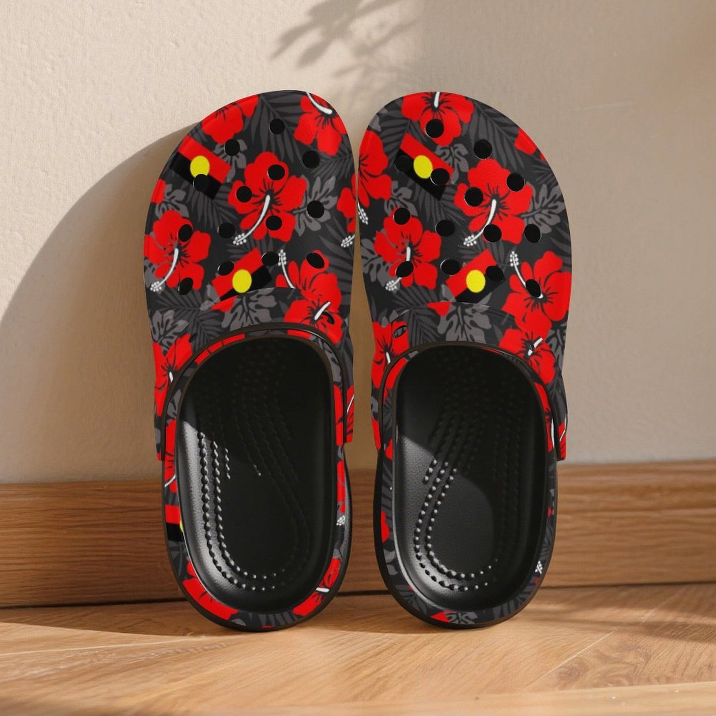 Hibiscus flowers with Aboriginal Flag on Women's High-heeled Clogs